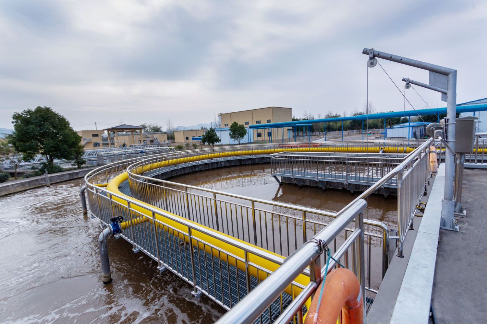 某城镇13000吨/d污水处理厂所有环保设备、电气、自控、中控等总承包：含供货、安装及调试